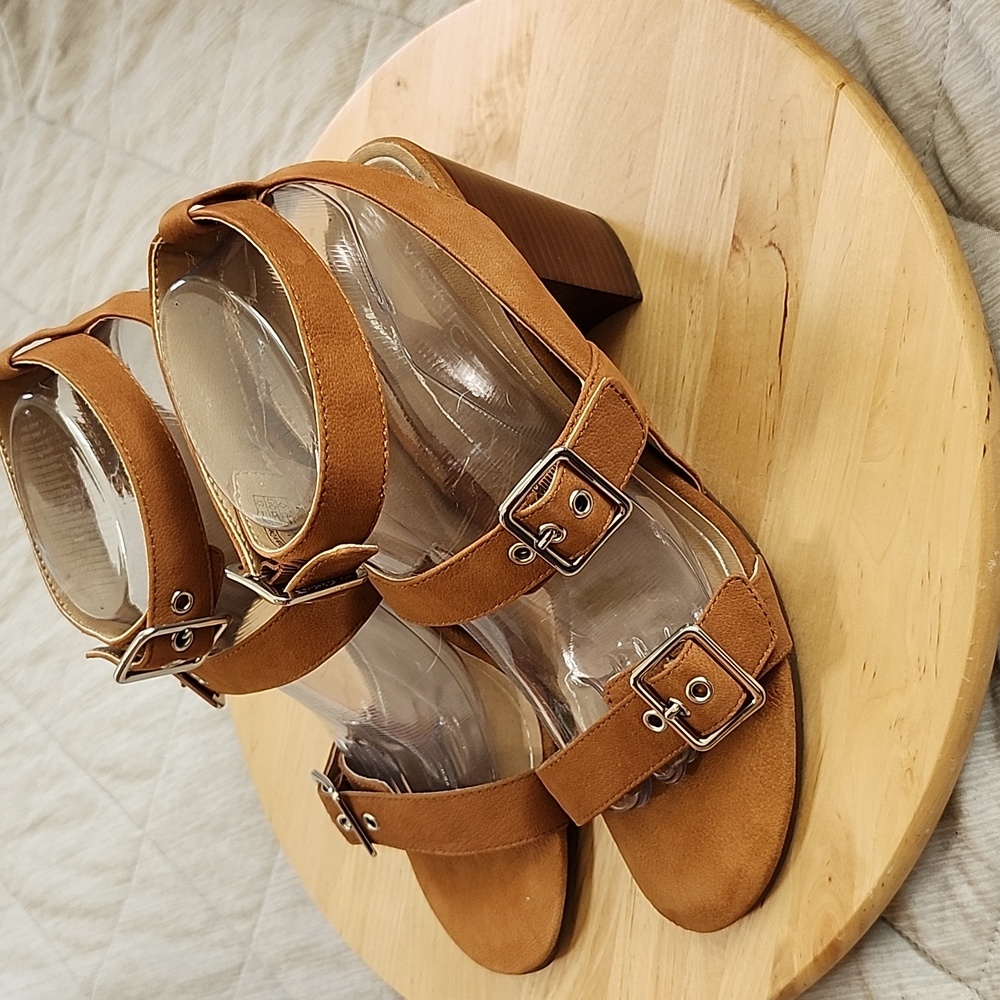 Vionic Tan and Brown Leather Heeled Sandals Womens 10 Silver Buckle Detail